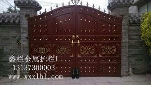 鑫欄金屬制品公司為延津住宅戶安裝歐式大門！